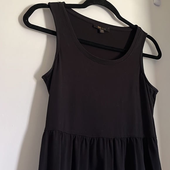 Beautiful black flow dress - Picture 2 of 3